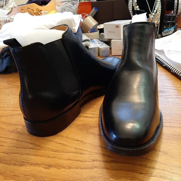 Man's shoes - Picture 2 of 9